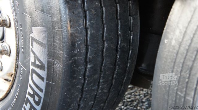 Semirreboque com piso móvel KNAPEN K100 Schubboden Walkingfloor Brandschaden