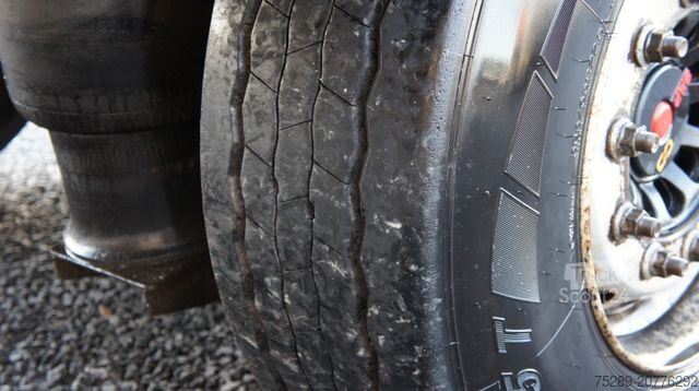 Semirreboque com piso móvel KNAPEN K100 Schubboden Walkingfloor Brandschaden