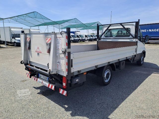 Lastebil med plan IVECO DAILY 35S14H