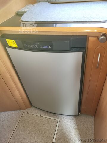 Polintegriran avtodom Euramobil C652SB