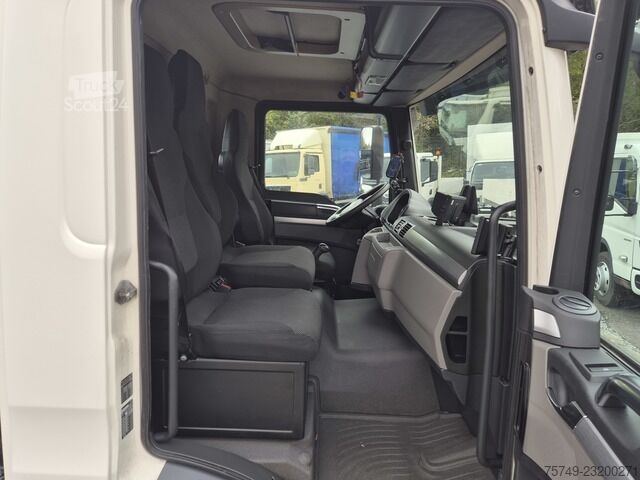 Камион с кука за контейнери man TGL 12.250 BL City Abrollkipper AHK Euro 6