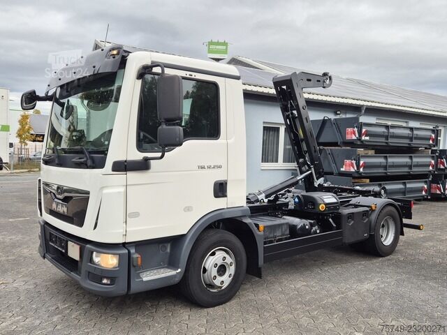 Камион с кука за контейнери man TGL 12.250 BL City Abrollkipper AHK Euro 6
