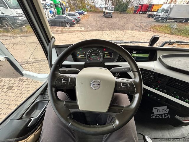 Volume tractor unit VOLVO FH500 MEGA*ACC*I-Shift*TV*Xenon*2xTank*RETARDER