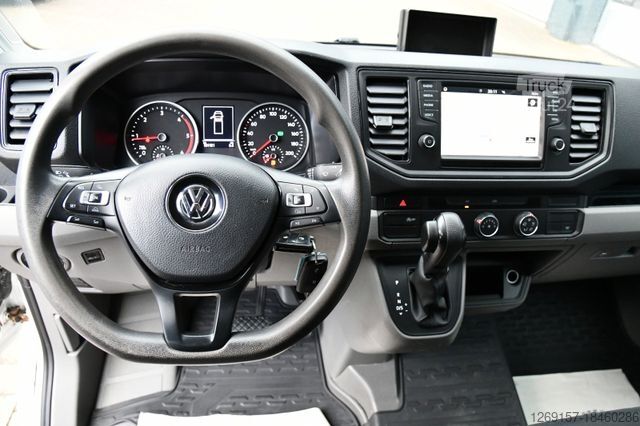 Vrachtwagen met bakwagen VOLKSWAGEN Crafter Koffer 35 lang FWD L3H3 Automatik 130 KW