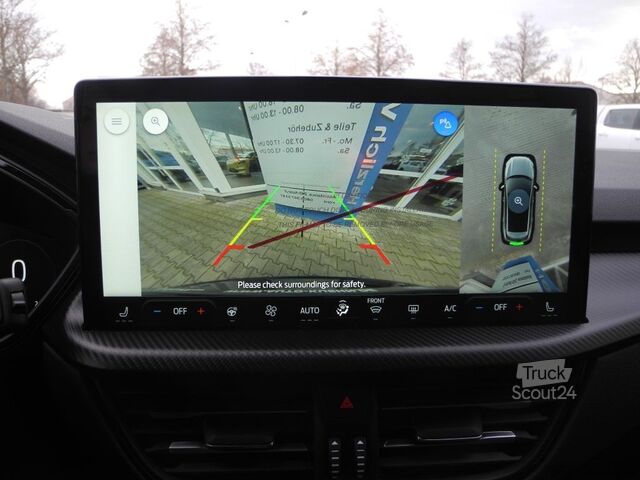 Pick-up FORD Kuga FHEV 4x4 ST-LINE X - Matrix LED, AHK, Ergo