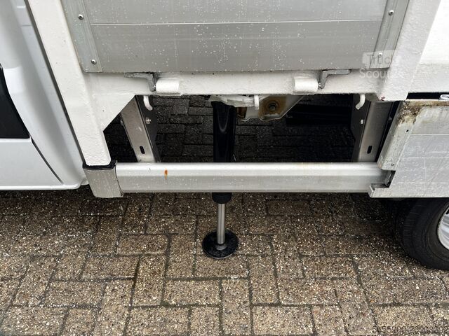 Plataforma de carga Mercedes-Benz Sprinter 513 cdi 130pk DC Laadkraan Hiab 017T A...