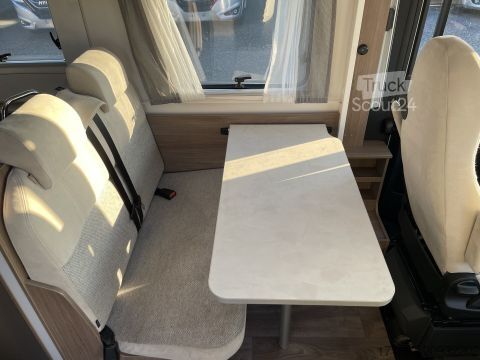 Karavāna/kempers Carado I 338 pro+