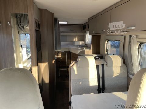 Karavāna/kempers Carado I 338 pro+