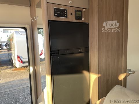 Karavāna/kempers Carado I 338 pro+