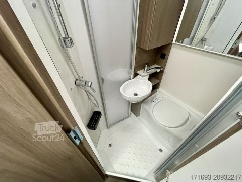 Daļēji integrēta kemperis Carado T 135 Pro+ TOP Ausstattung