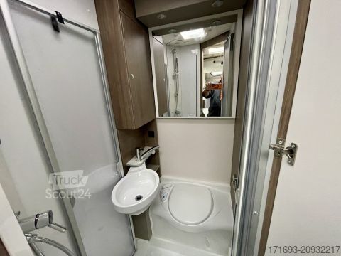 Daļēji integrēta kemperis Carado T 135 Pro+ TOP Ausstattung