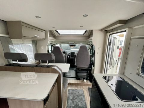 Daļēji integrēta kemperis Carado T 135 Pro+ TOP Ausstattung