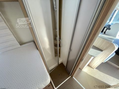 Integriertes Wohnmobil Bürstner Lyseo Time I 728 G Limited Luftfeder HA, Rollerbühne