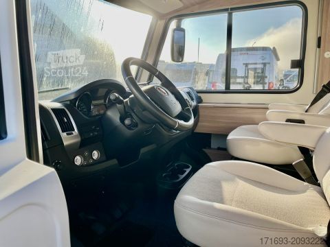 Integriertes Wohnmobil Bürstner Lyseo Time I 728 G Limited Luftfeder HA, Rollerbühne