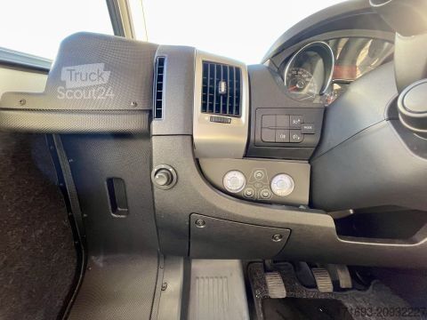 Integriertes Wohnmobil Bürstner Lyseo Time I 728 G Limited Luftfeder HA, Rollerbühne