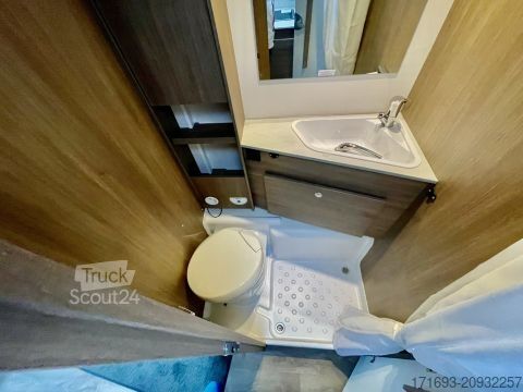 Daļēji integrēta kemperis Carado T 334 MESSE ANGEBOTE ON TOP