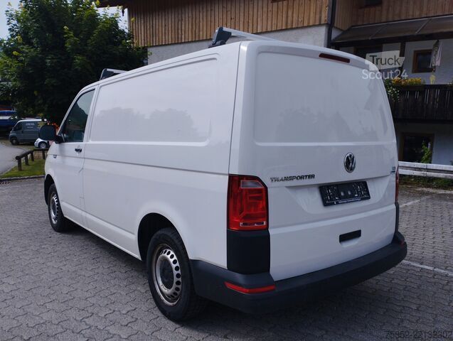 Bott műhelyes dobozos furgon VW T 6 2,0 TDI Werkzeugregale Werkstatt Bot
