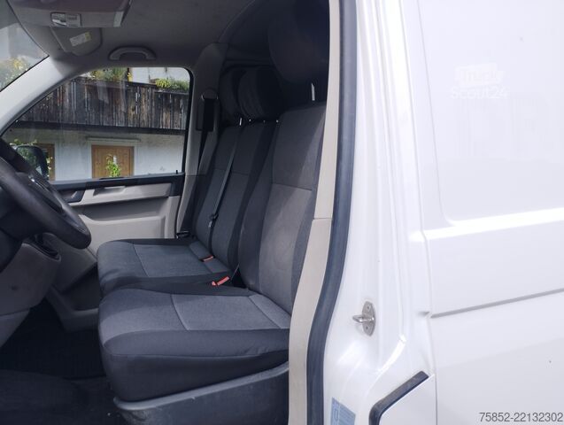 Bott műhelyes dobozos furgon VW T 6 2,0 TDI Werkzeugregale Werkstatt Bot