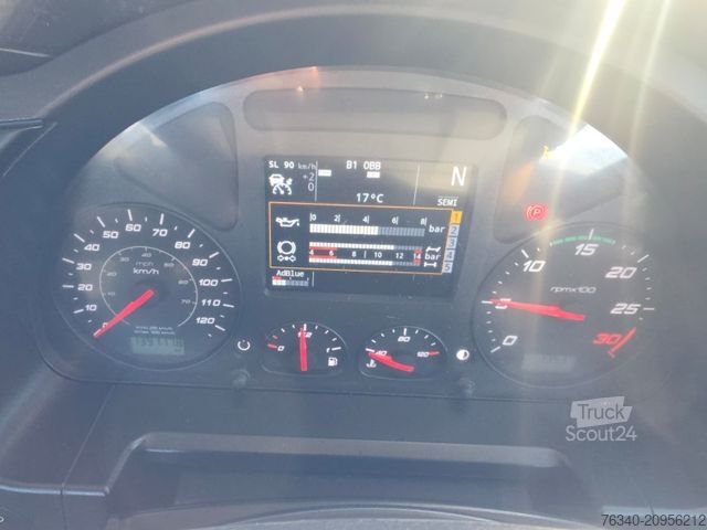 LKW-Fahrgestell IVECO AD260X40Y/PS HR ON*Rechtslenker*