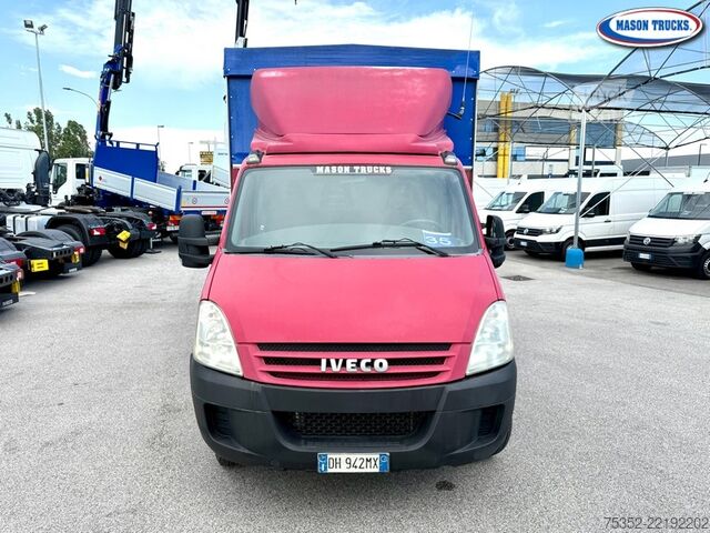Kombi vozilo sa ceradom Iveco Daily 35c15