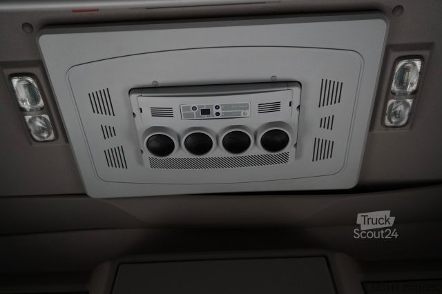 Standard nyergesvontató DAF XF 480 / SUPER SPACE CAB / I-PARK COOL /