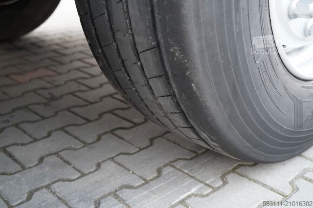 Auflieger mit Arbeitsbühne KRONE NACZEPA  PLATFORMA / O? PODNOSZONA / KOSZ NA PAL