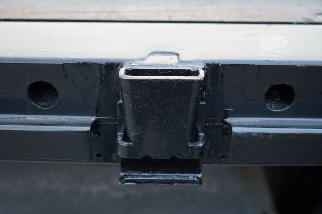 Auflieger mit Arbeitsbühne KRONE NACZEPA  PLATFORMA / O? PODNOSZONA / KOSZ NA PAL