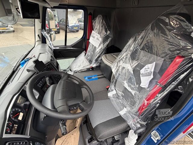 Mala Renault D 12 LOW P4X2  210E6 / PLYWOOD GESLOTEN LAADBAK...