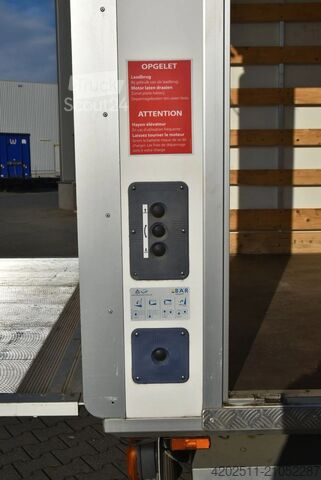 Valise FUSO Canter BAKWAGEN 3C15 MET 750KG LAADKLEP