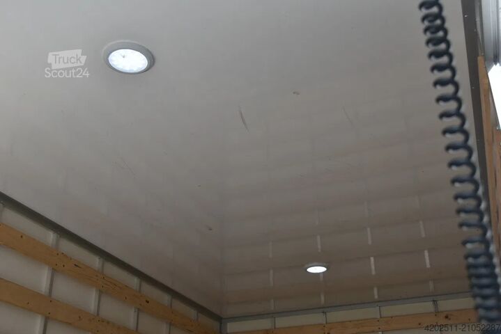 Valise FUSO Canter BAKWAGEN 3C15 MET 750KG LAADKLEP