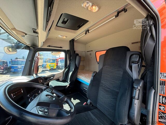 LKW mit Kofferaufbau MERCEDES-BENZ Actros 2651 6x4 Koffer mit Bohranalge Zubehör