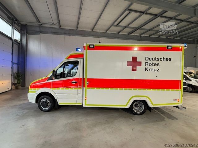 Feuerwehrfahrzeug VOLKSWAGEN Crafter *RTW/KTW KOFFER*STRYKER-LIEGE*AUTOMATIK