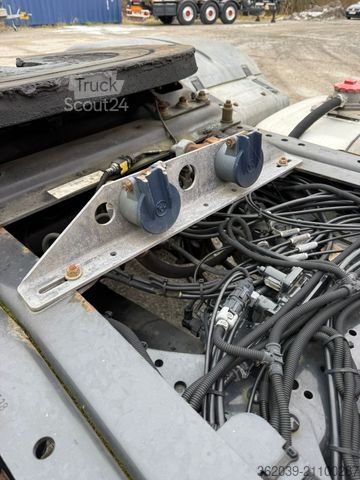 Trattore stradale standard MAN TGX 18.460 LEDER SITZE KIPPHYDRAULIK INTARDER 6