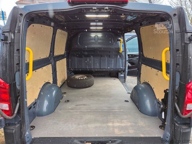 Fourgon tôlé MERCEDES-BENZ Vito Kasten 114  Kamera Tempomp. Klima Tüv  E6