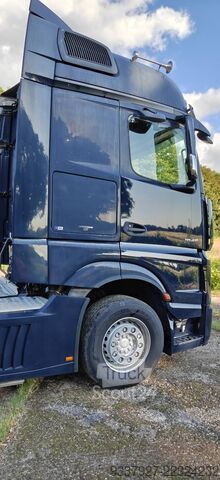 Standartinis vilkikas Mercedes-Benz Actros 1945LS