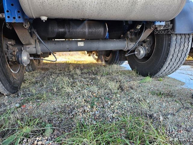 Tanktrailer SCHMITZ CARGOBULL Tankcontainer Chassis+Tankcontainer  Schwallwand