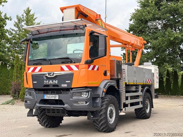 Nákladné vozidlo s pracovnou plošinou MAN MAN TGM 13.290 4x4 BB Palfinger P300 KS