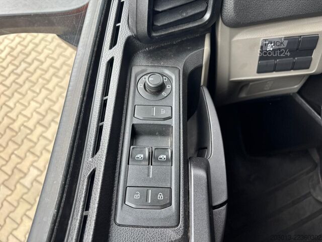 Nákladné vozidlo s pracovnou plošinou MAN MAN TGM 13.290 4x4 BB Palfinger P300 KS
