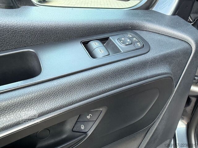 Furgone pick-up MERCEDES-BENZ Sprinter 319 CDI V6 Pritsche DoKa RWD AHK 3500KG