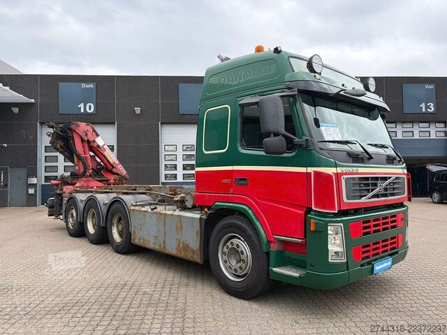 شاحنة قلّابة بذراع تحميل متحرك VOLVO FM480 8X4