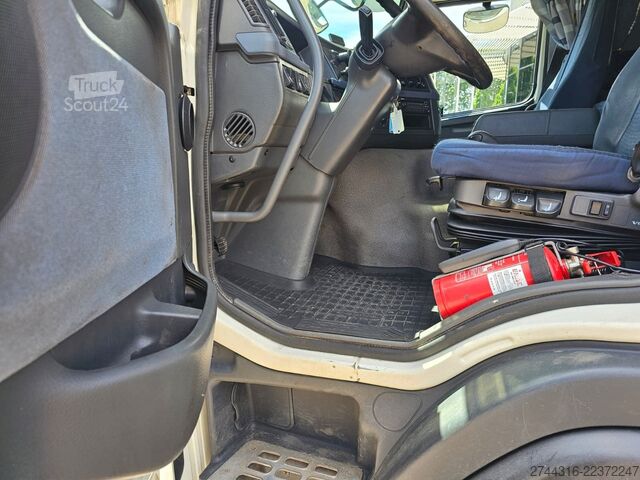 Krautuvas sumontuotas ant sunkvežimio VOLVO FM300 6X2-4