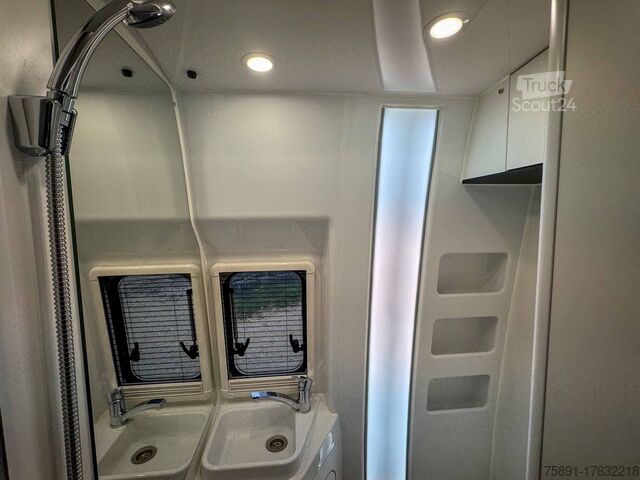 Фургон на колесах. Mercedes-Benz JAMES COOK 600 E