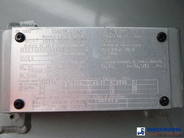 Camião-cisterna Renault Premium 270 dxi 4x2 fuel tank 13 m3 / 4 comp