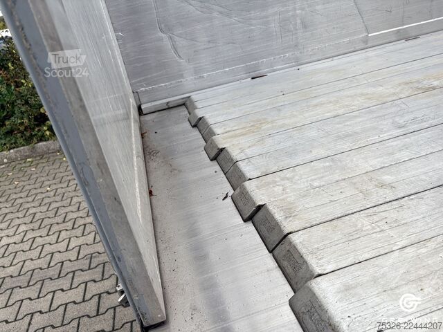 Poluprikolica sa pokretnim podom Kraker K-Force
