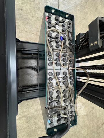 Chariot à mât rétractable Linde R 16 [ID: 287]
