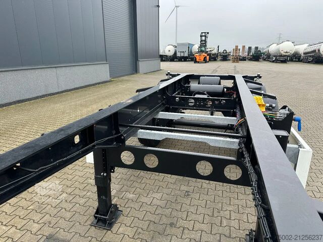 Transport de conteneurs Krone NEU UND DIREKT VERFÜGBAR: 20FT-ADR-FAHRGESTELL ...