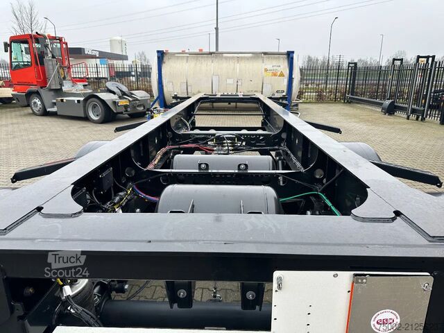 Transport de conteneurs Krone NEU UND DIREKT VERFÜGBAR: 20FT-ADR-FAHRGESTELL ...