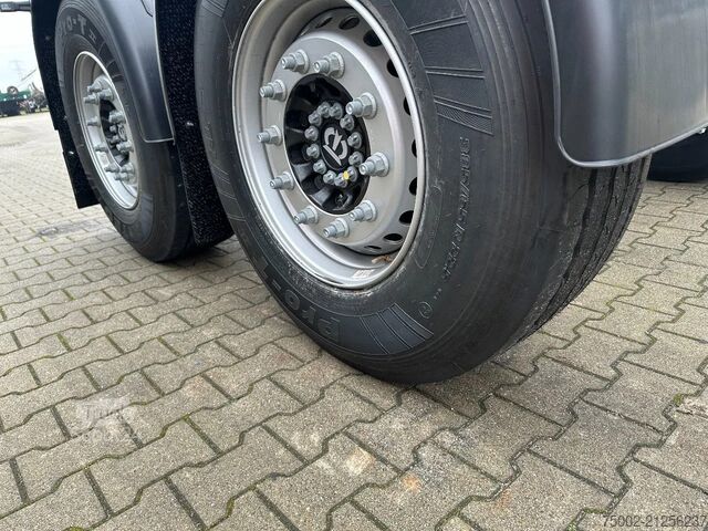 Transport de conteneurs Krone NEU UND DIREKT VERFÜGBAR: 20FT-ADR-FAHRGESTELL ...