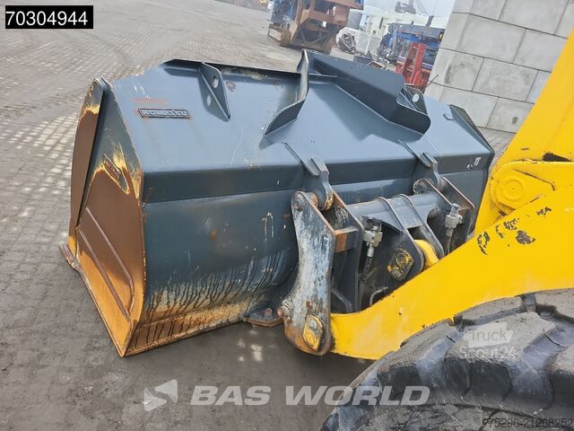 Chargeuse Komatsu WA380 -8E0 QUICK COUPLER