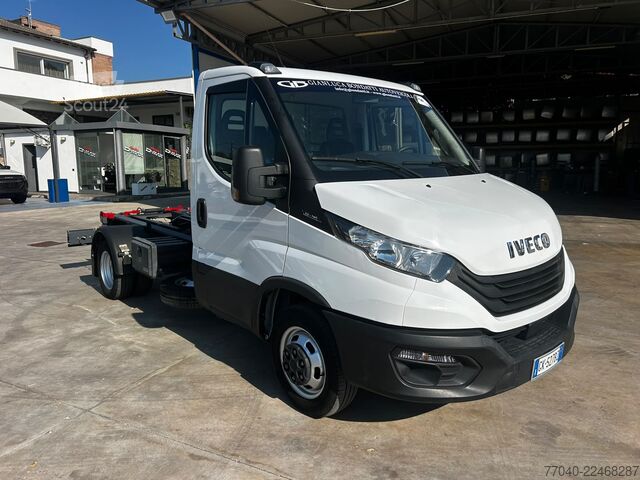 Autocamion cu cârlig pentru containere Iveco SCARRABILE